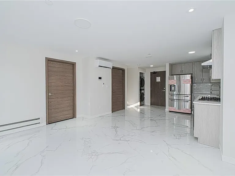 Banner Ave — Photo 2
