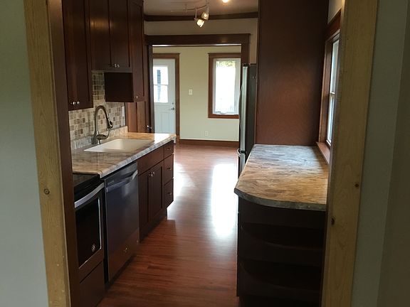 Kitchen to Dining  Room