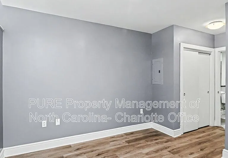 333 W Trade St #2101 — Photo 8