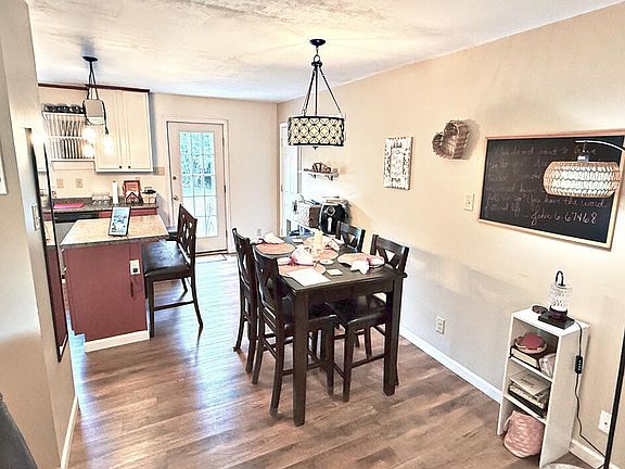 3rd image of 101 Shade Hollow Ln