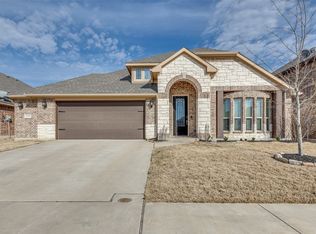 104 Gateway Dr, Alvarado, TX 76009