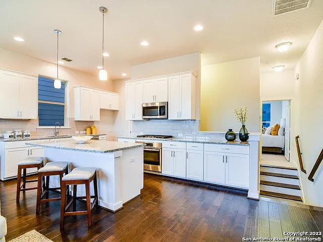 3831 Harry Wurzbach Rd #6 — Photo 4