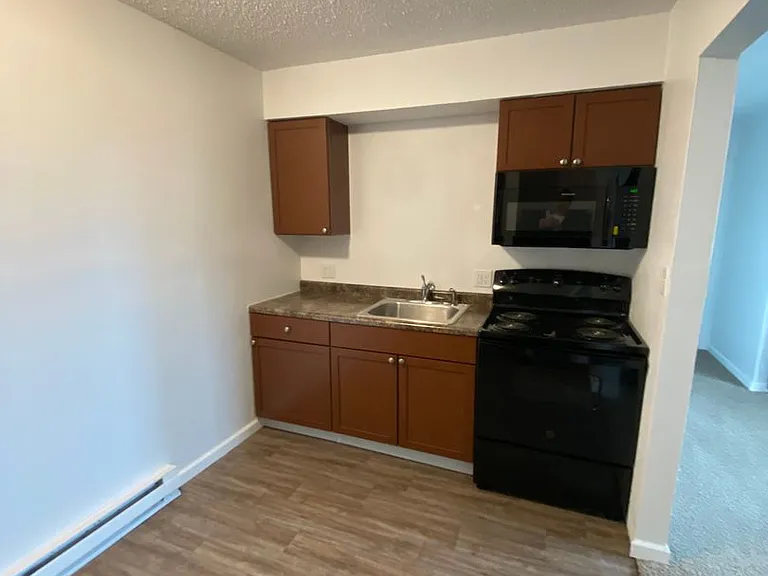 Crown Point Apartments — Photo 12
