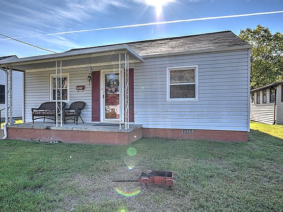 2nd image of 2833 Ashley St