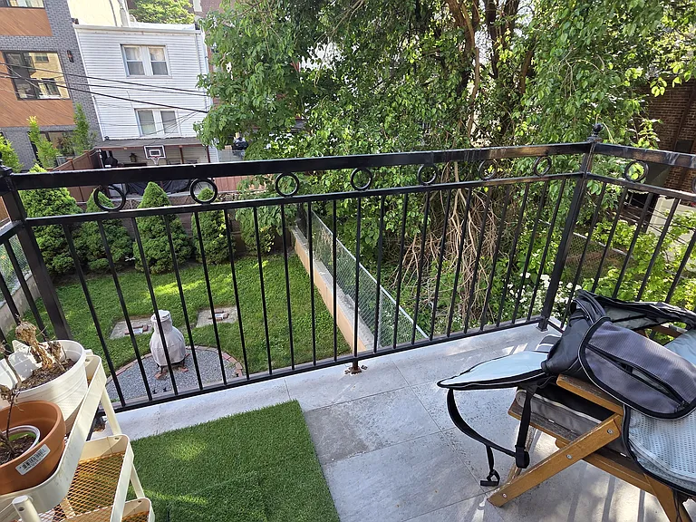 190 22nd St #2B — Photo 14