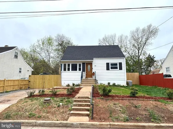 107 Luxor St, Manassas Park, VA 20111