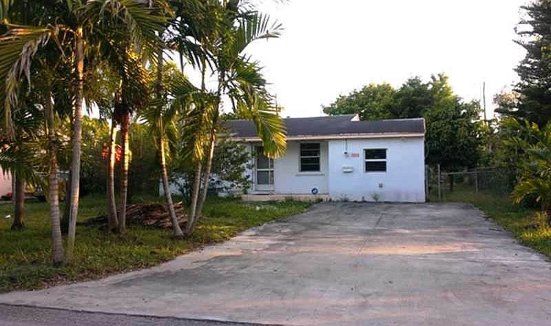 1st image of 2842 Mayo St
