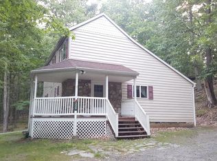 239 Falling Waters Blvd, Lackawaxen, PA 18435