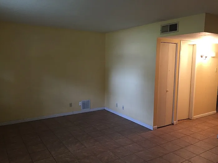 2 bed, 1.5 bath, 1444 sqft, $1,250 — Photo 2