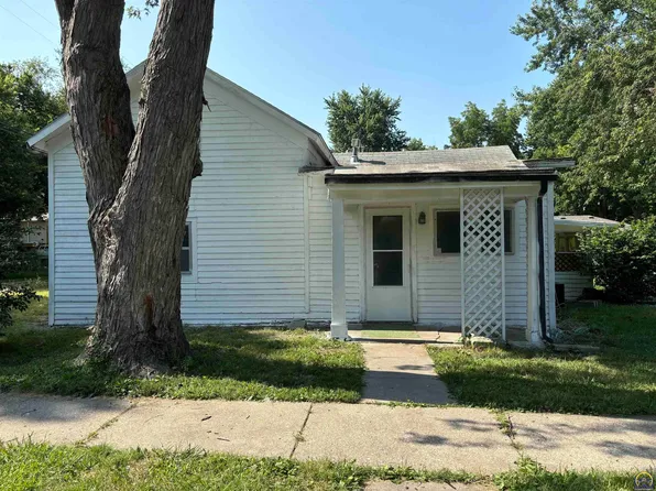 102 S Market St, Emporia, KS 66801