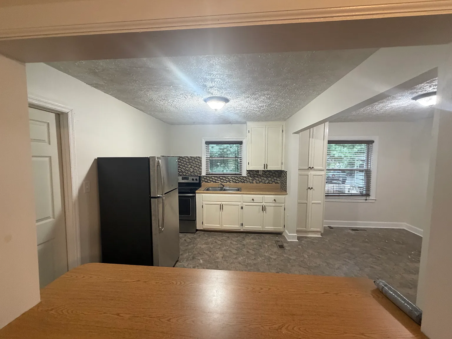 3 bed, 1192 sqft, $2,000 — Photo 3