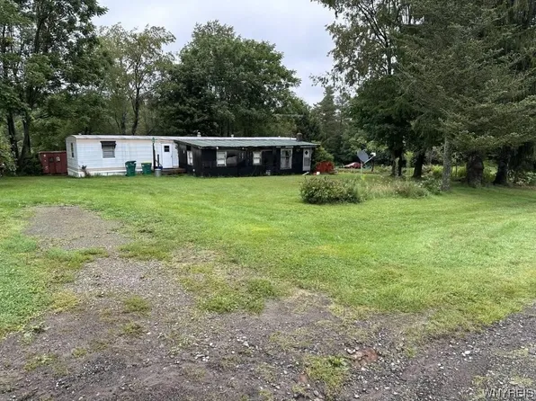 3875 E Hillside Rd, Bliss, NY 14024