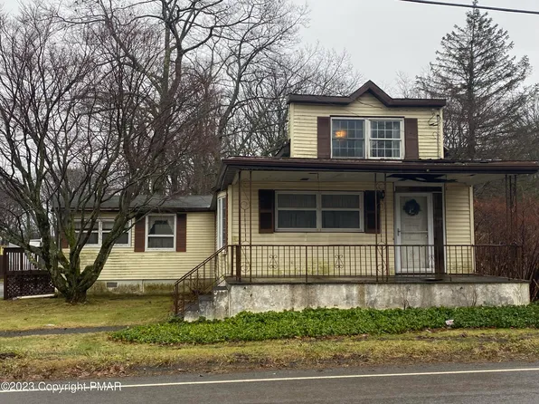 221 Summit Ave, Pocono Summit, PA 18346