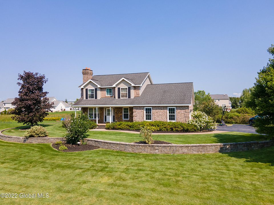 1st image of 15 Eagle Ln