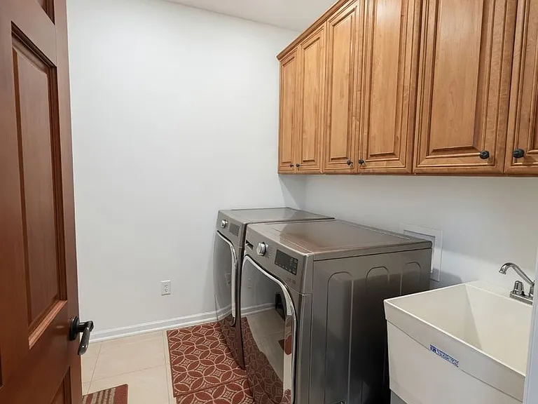 1443 Bethesda Cir — Photo 28