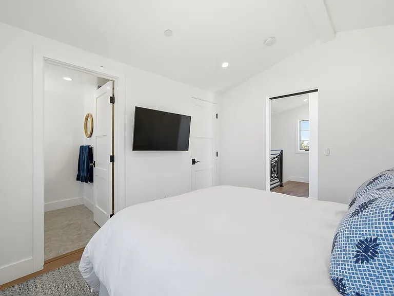 305 Montero St — Photo 24