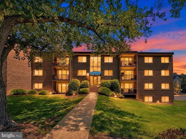 12705 Dara Dr APT 204, Woodbridge, VA 22192