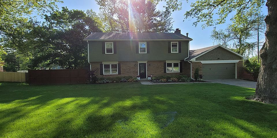 2nd image of 592 Memory Ln