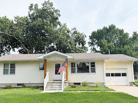 2nd image of 617 Sharon St
