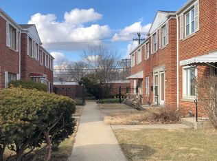 338 Higgins Rd APT C, Park Ridge, IL 60068