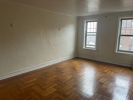 2nd image of 2331 Ocean Ave #Nn
