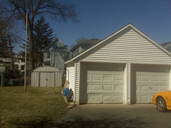 2nd image of 908-912 Adams Ave