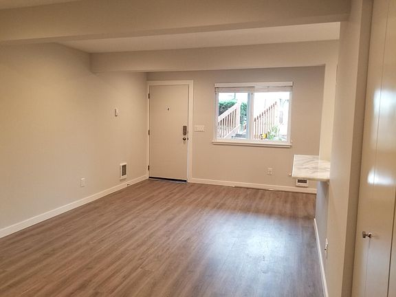 5th image of 4050 W Lake Sammamish Pkwy NE Unit 106