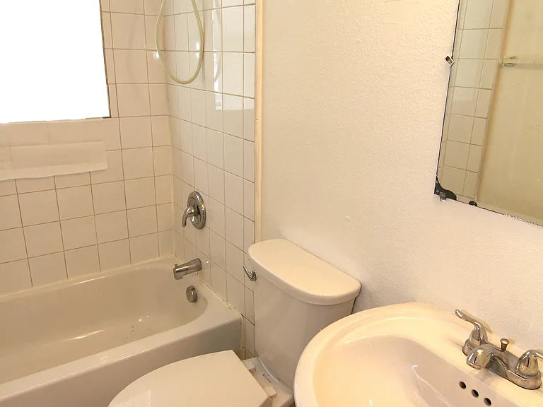 7000 Thurston Dr — Photo 6