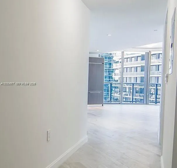 45 SW 9th St #3501 — Photo 13