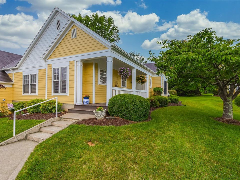 1st image of 40 Golf Villa Dr