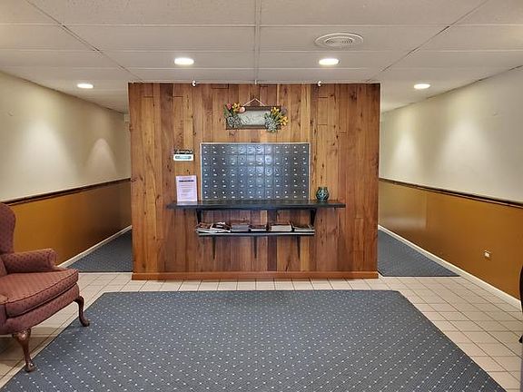 4th image of 500 Redondo Dr APT 405