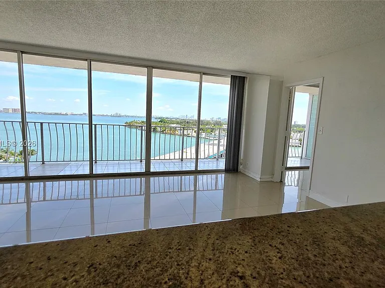 7601 E Treasure Dr #1516 — Photo 24