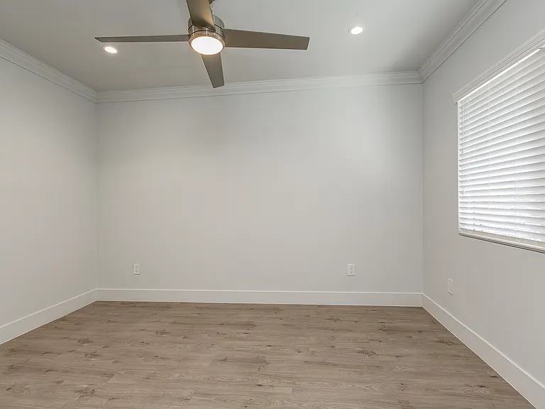 1038 N Bonnie Brae St — Photo 5