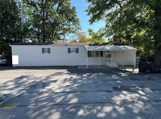 8109 Russell Ln, Cleveland, OH