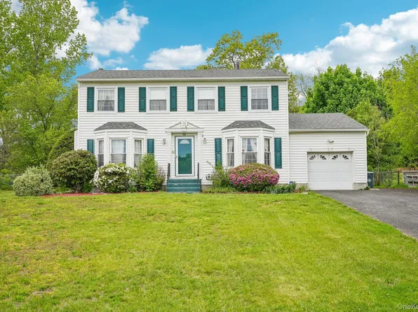12 Buttermilk Drive, New Windsor, NY 12553