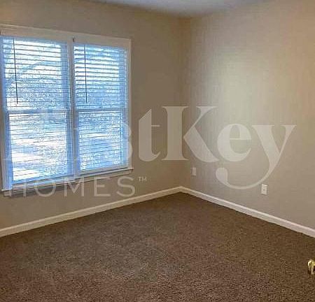 4th image of 2349 Woodleaf Ct