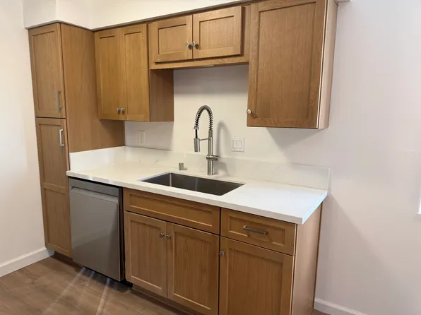 4746 W Point Loma Blvd #11, San Diego, CA 92107