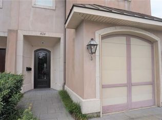 414 N Labarre Rd, Metairie, LA 70001