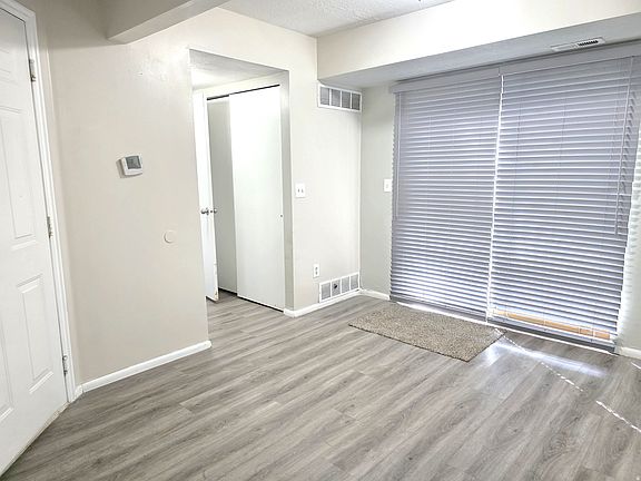 5th image of 558 N Redwood Rd APT 3-3