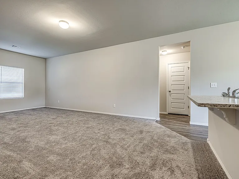 629 W Lola Dr — Photo 6