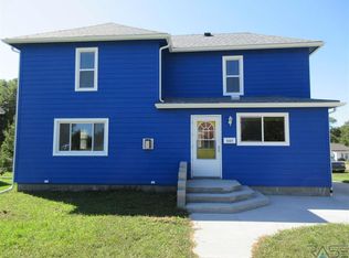 507 S Harth Ave, Madison, SD 57042