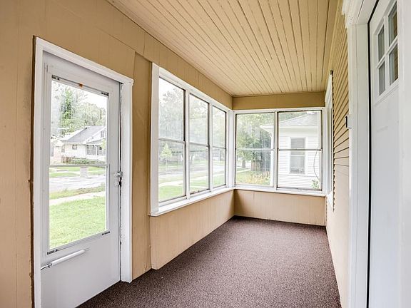 3rd image of 2502 Sheridan Ave N