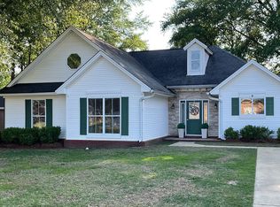 98 Homewood Dr, Millbrook, AL 36054