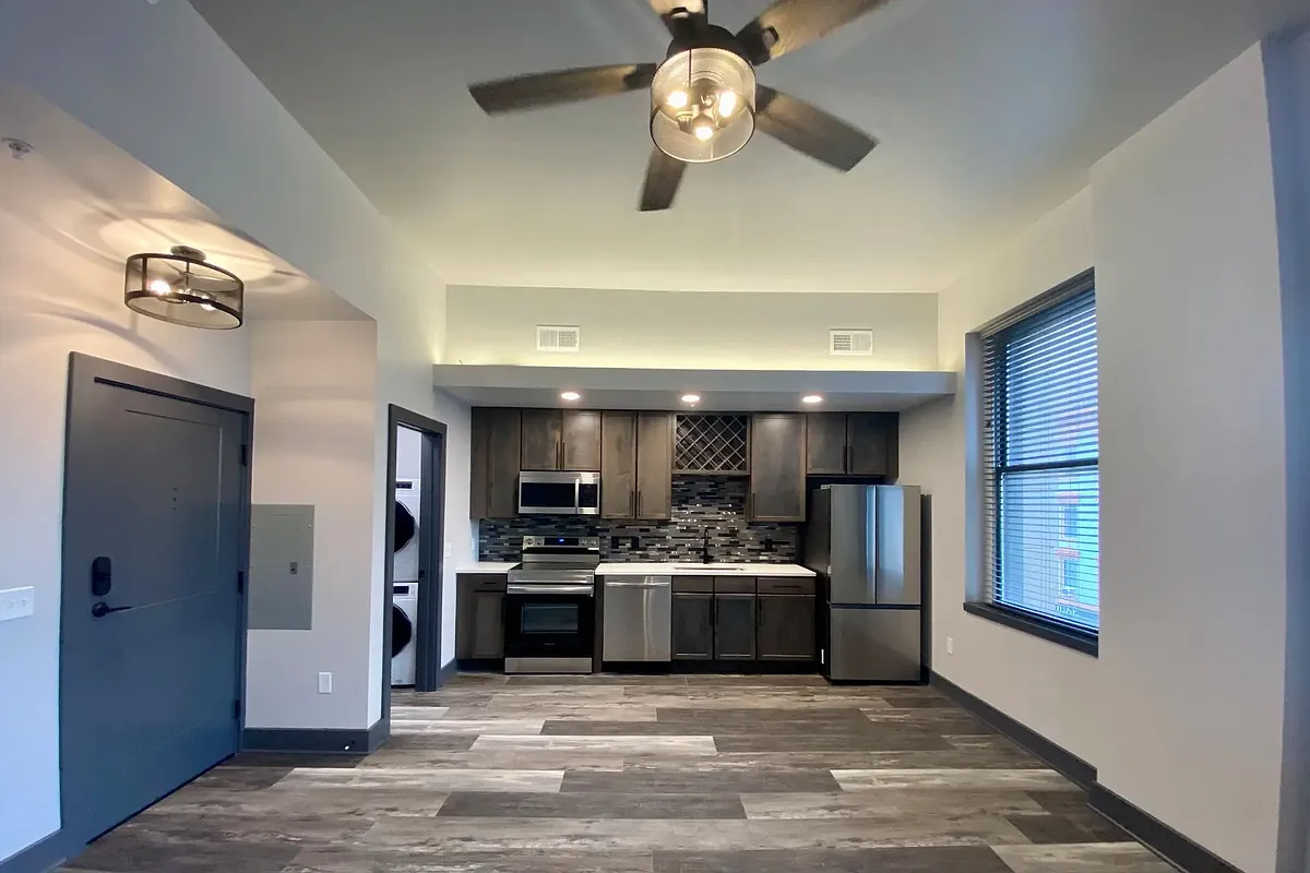 Building Photo - The Vibe Apartments