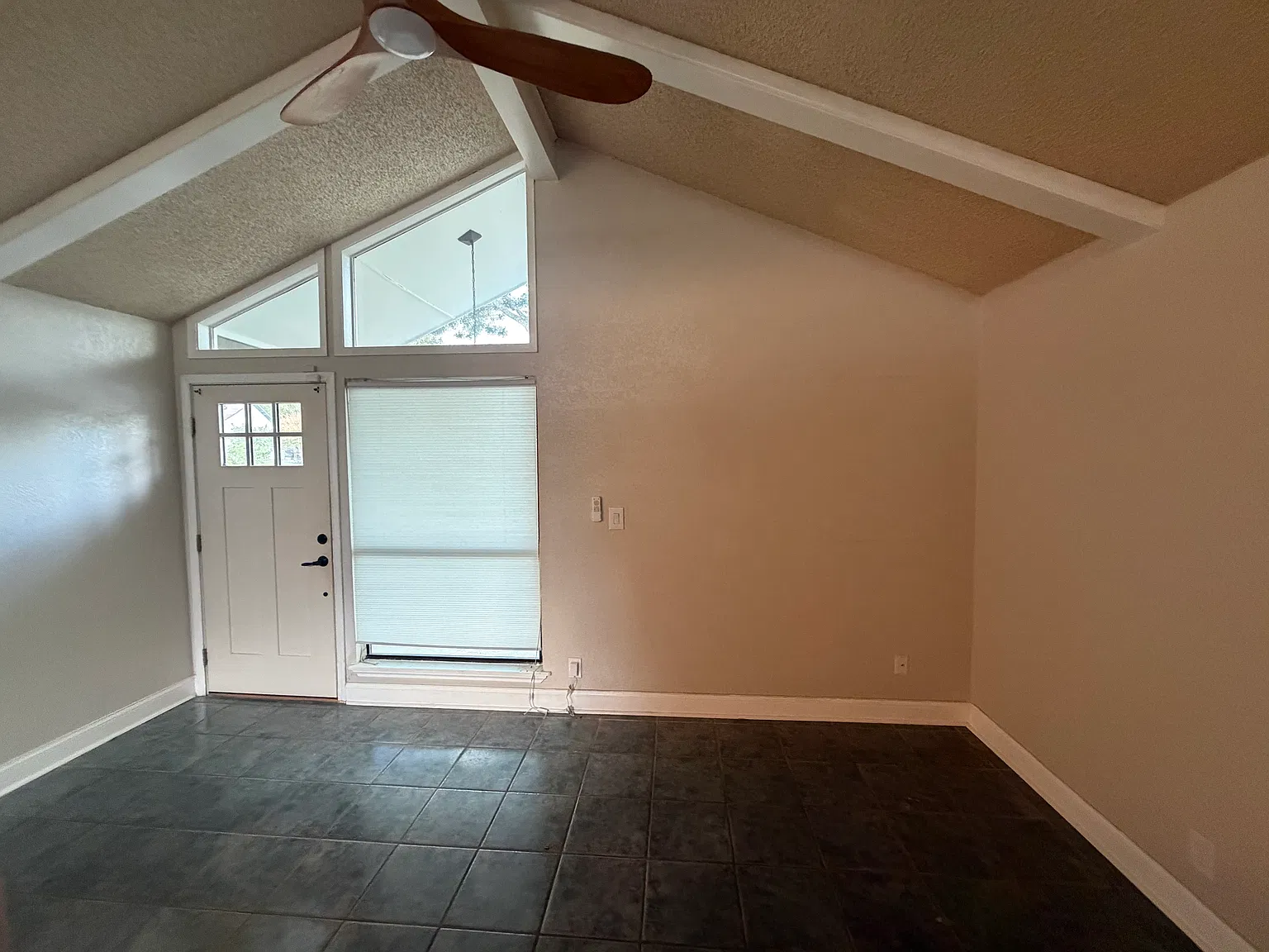 4 bed, 1275 sqft, $1,700 — Photo 1