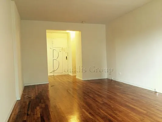 Rented by Bouklis Group | media 19