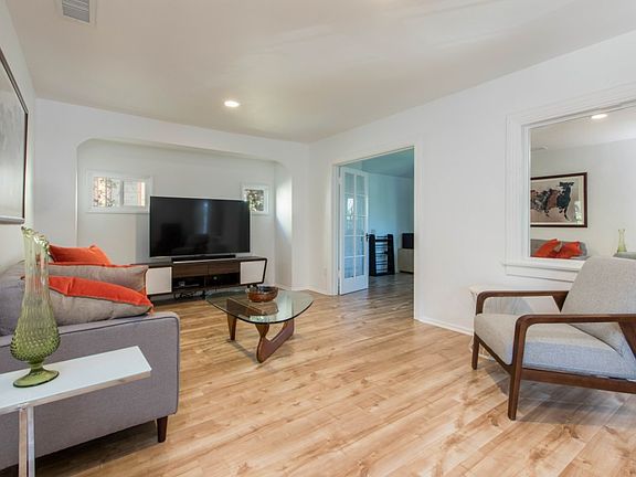 4th image of 4024 Garden Ave