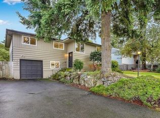 323 NE 193rd St, Seattle, WA 98155