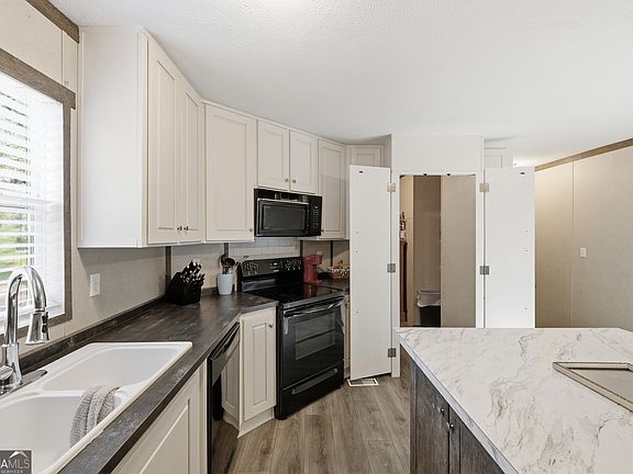4th image of 739 Ridgeview Dr
