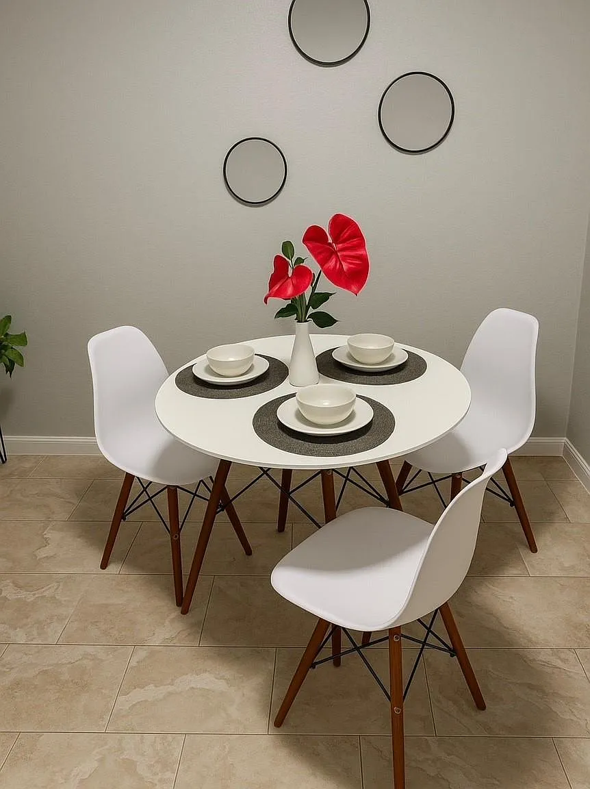 2 bed, 1.0 bath, 732 sqft, $1,999 — Photo 4